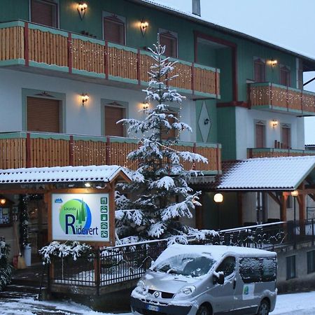 ホテル Locanda Ridevert ティオーネ・ディ・トレント エクステリア 写真